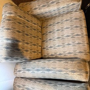 Juego de Sillones de Tela: Dos de 1 Cuerpo y Uno de 2 Cuerpos - imagen 4