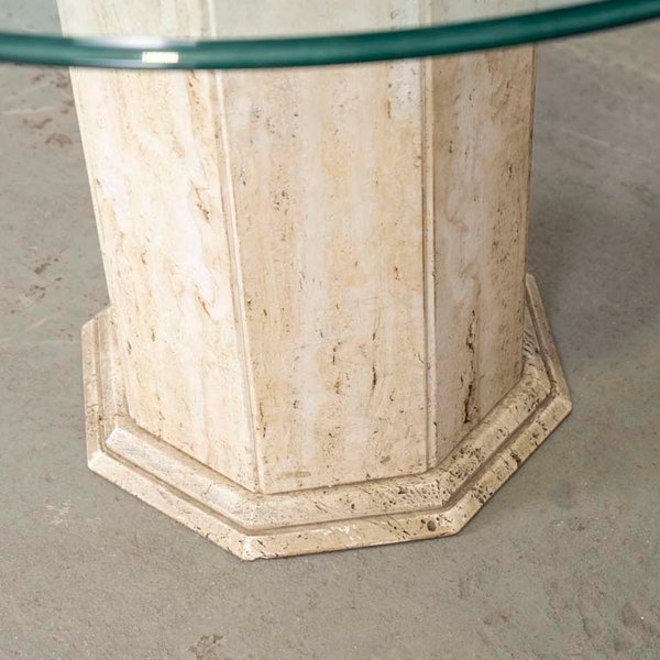 Mesa de comedor con tapa circular de vidrio biselado y pie central octogonal de mármol travertino - imagen 3
