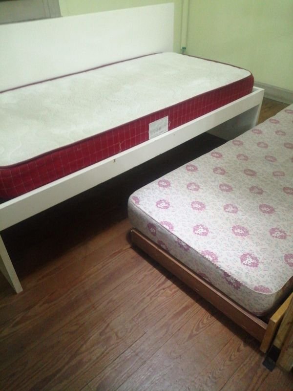 Lote siguiente: Cama nido en excelente condición
