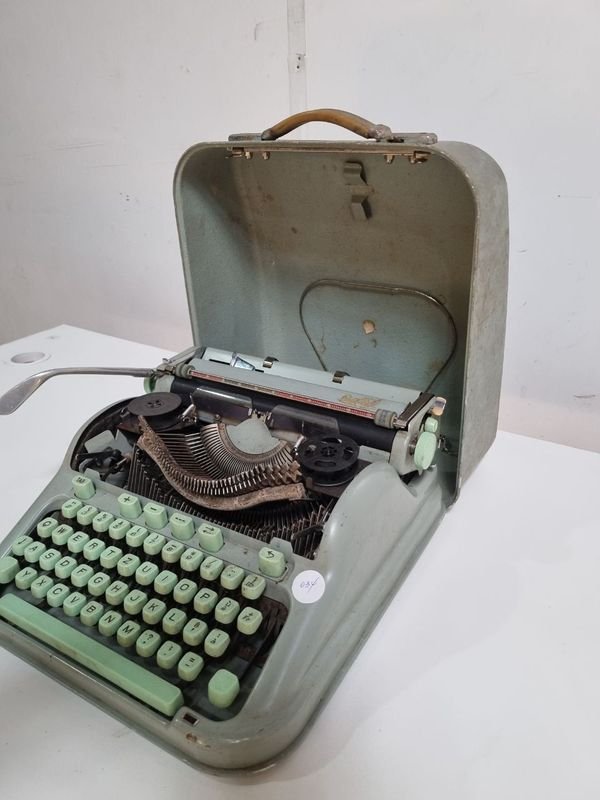 Maquina De Escribir Clásica Funcionando Bien - imagen 3