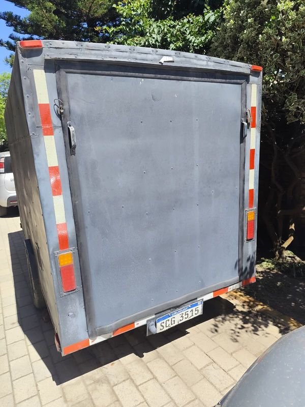 Tráiler cerrado tipo furgón para transporte de motos, herramientas y mercadería - imagen 20