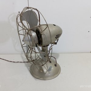 Ventilador de Mesa Antiguo Metálico Joya - Funcionando - imagen 5