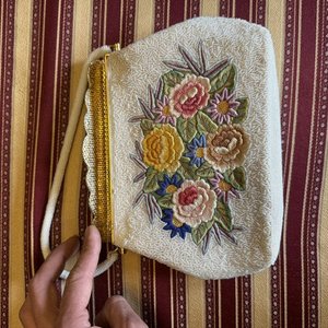 Lote de Bolsos y Sombrero de Ala Ancha Artesanal - imagen 21