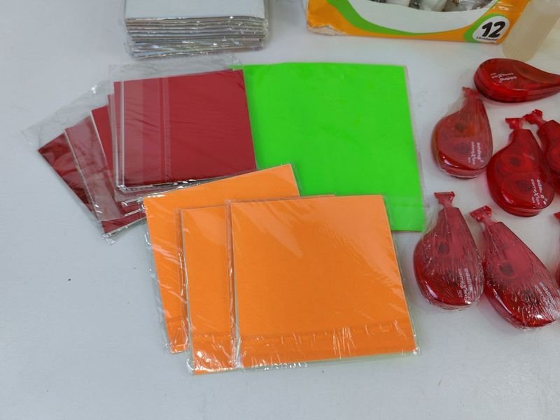 Colección de Cascolas, Papel Glase y Cintas Correctores - imagen 4