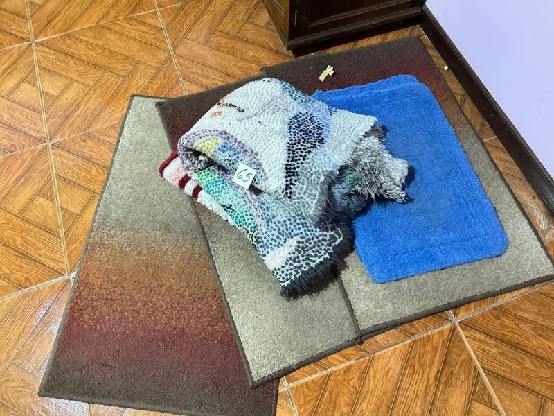 Lote anterior: Alfombras y tapetes variados en buen estado
