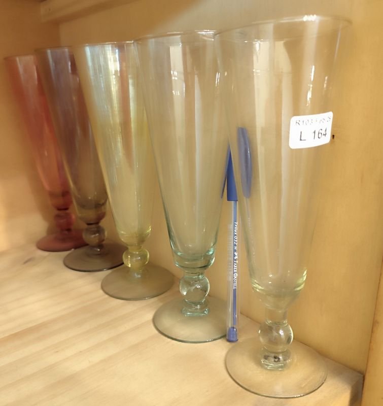 Copas en forma cónica con colores diferentes - imagen 6