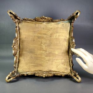 Cachepot de Bronce Macizo con Detalles Ornamentales - imagen 9