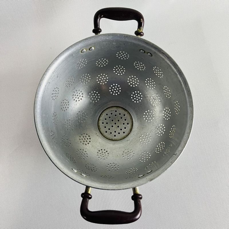 Colador grande de aluminio - Coladores y accesorios para la cocina - imagen 2