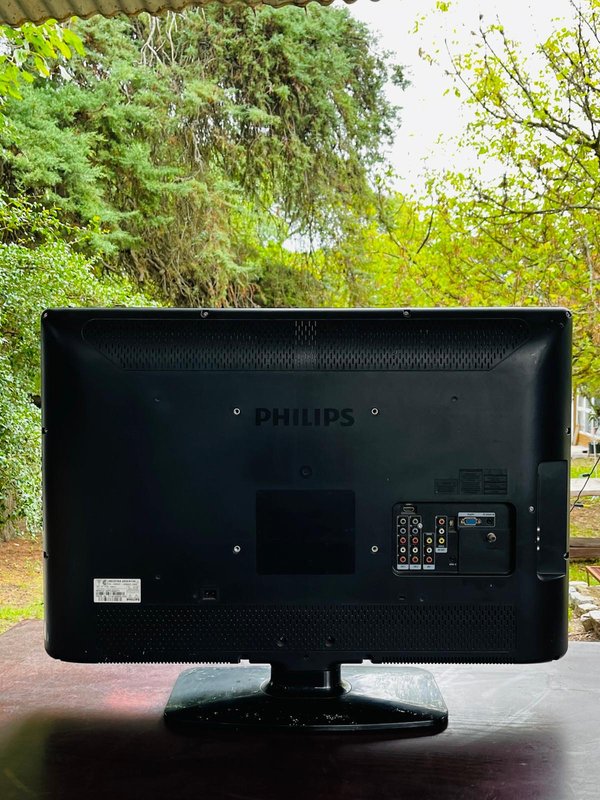 Televisor LCD Philips 32" Sin Cable - imagen 1
