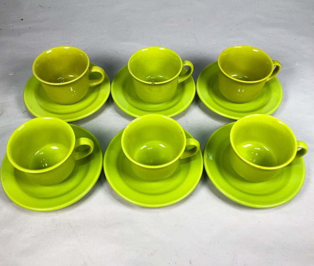 Juego de 12 Tazas y Platos de Porcelana Verde