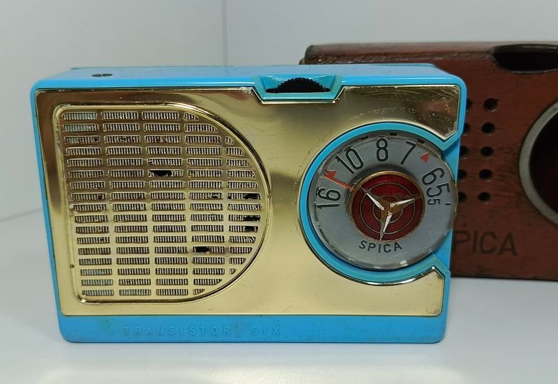 Radio SPICA Japonesa en estuche de cuero original - imagen 2