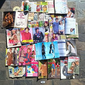 Lote de Revistas Antiguas: Labores, Tejidos, Burda, Ama, Bordados y Más - imagen 2