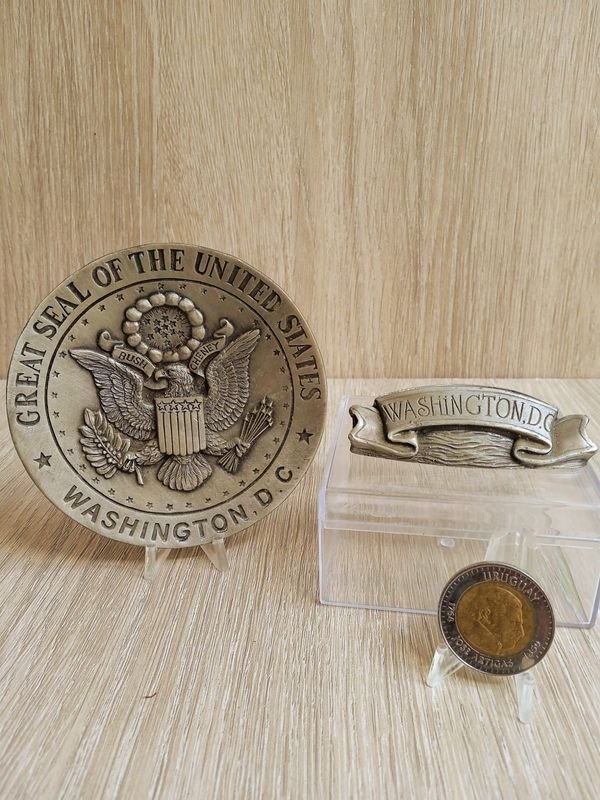 Lote siguiente: Despojador y Pisa de Documentos en Metal Estados Unidos Washington