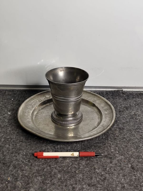 Juego de Plato y Vaso Tipo Copa de Peltre Sellado