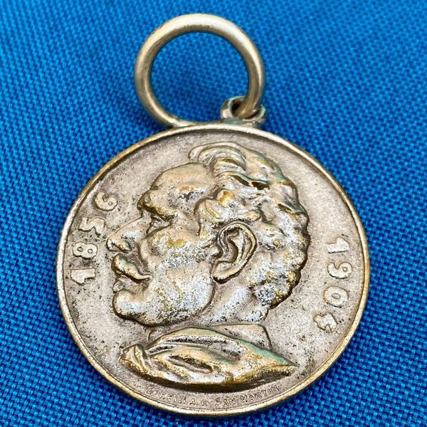 Medalla de Aparicio Saravia diseñada por Juan Zorrilla de San Martin - imagen 1