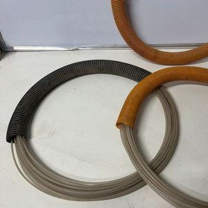 3 Guías Pasacables de Plástico y Metal - imagen 4