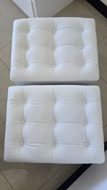 Banquetas capitoneadas de cuero blanco - imagen 5