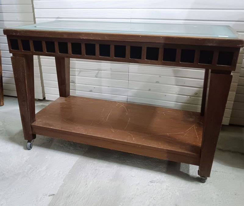 Item 880004 - Image 1