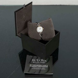 Reloj Bulova de Dama con Caja y Manual - imagen 1