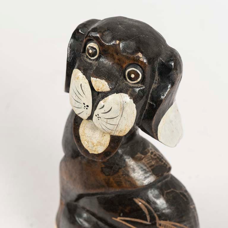 Escultura de perro de madera - imagen 2