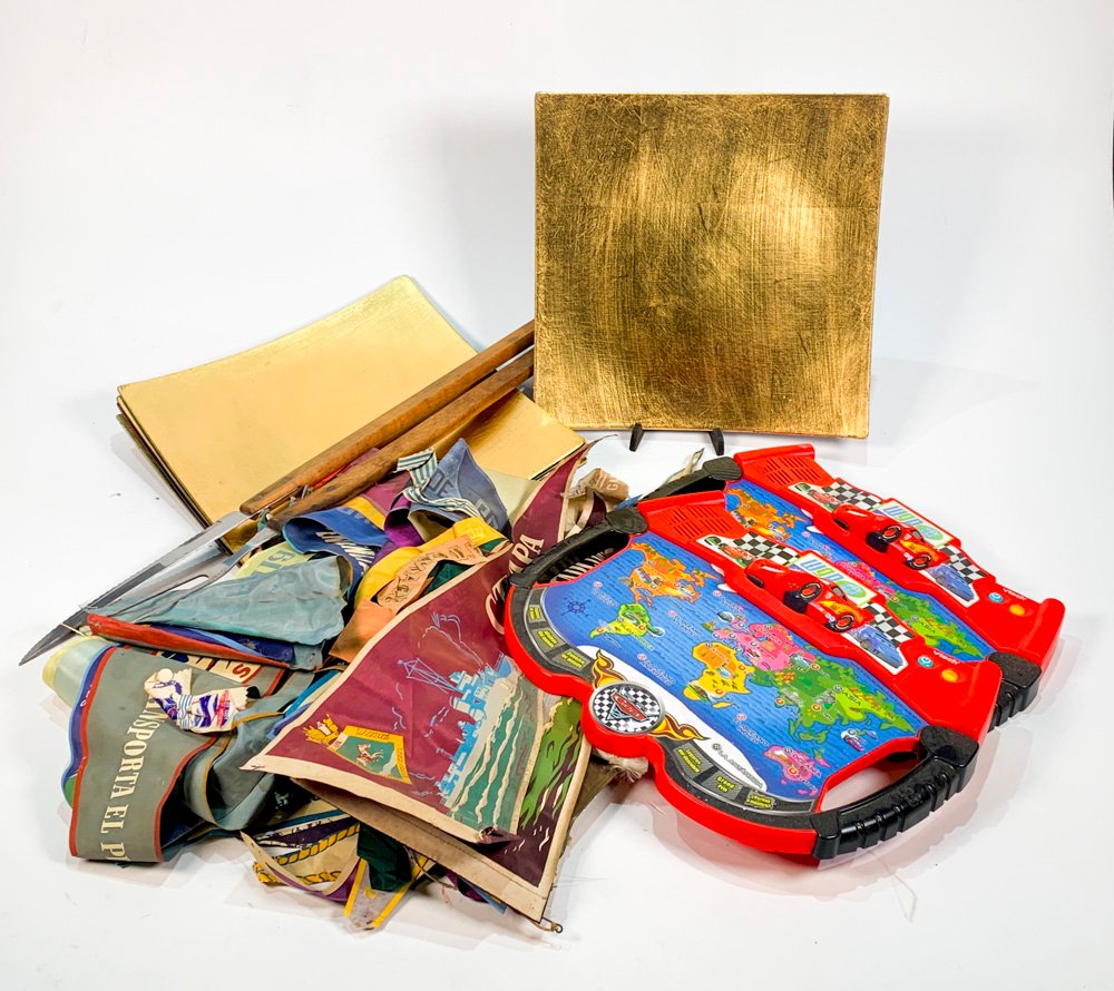 Lote de Banderines de Tela, Pincho, Cuchillo y Juegos Infantiles de Cars