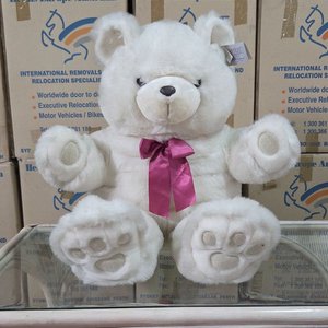 Lote anterior: Oso de Peluche Blanco Grande "Playful Plush" con Lazo Rosa