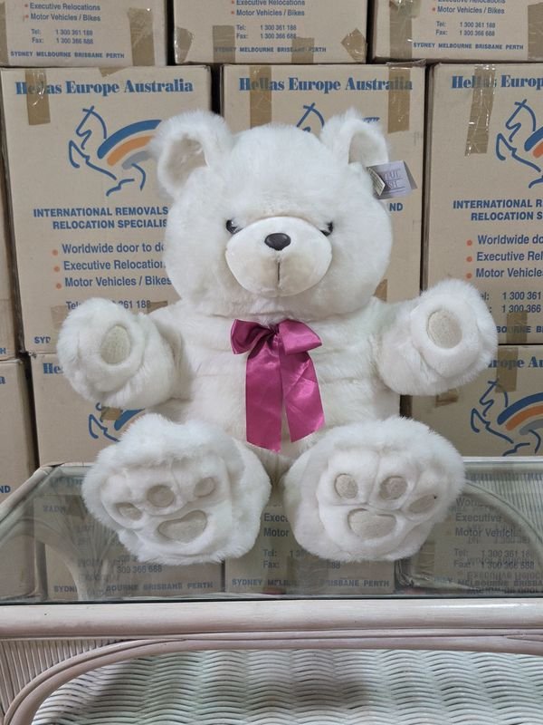 Oso de Peluche Blanco Grande "Playful Plush" con Lazo Rosa