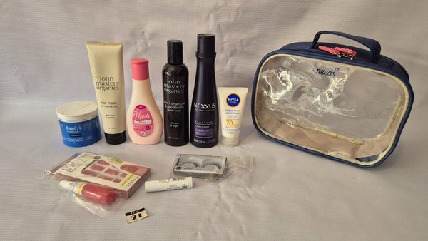 Conjunto de productos de belleza y cuidado personal - imagen 6