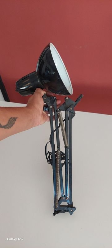 Lámpara de mesa flexible y ajustable - imagen 5