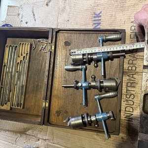 Lote de Accesorios para Rectificadora: Carro de Desplazamiento, Instrumento de Centrado y Porta-Piedras - imagen 6