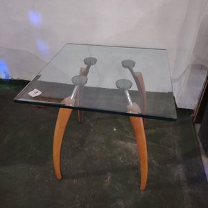 Lote anterior: Mesa Ratona Vidrio y Madera con Patas Curvas Metálicas
