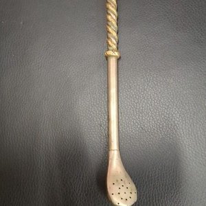 Lote siguiente: Bombilla para Mate Antigua con Detalles en Oro