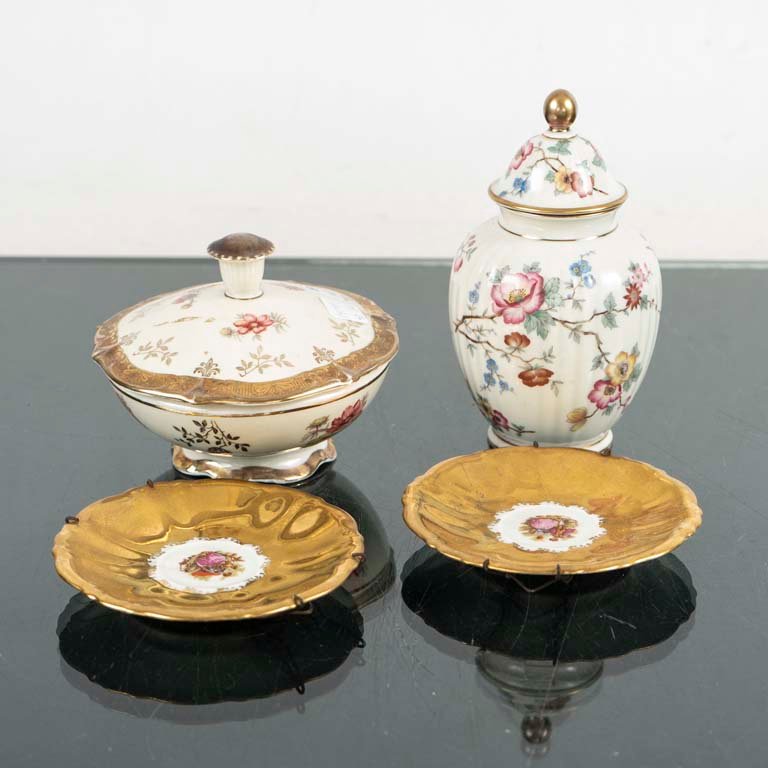 Lote anterior: Bavaria: potiche, bombonera y platitos decorativos