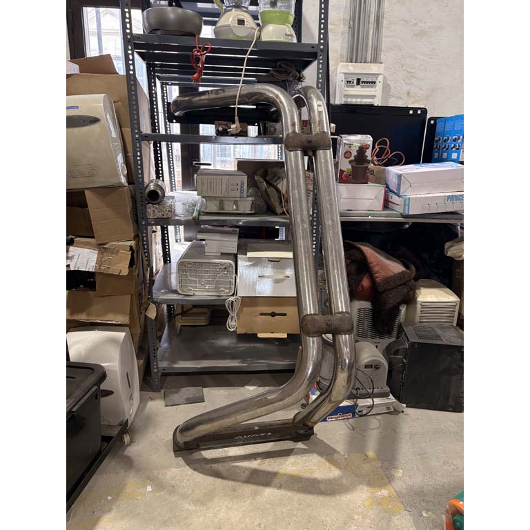 Lote anterior: Parrilla de camioneta Toyota con detalles estéticos