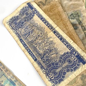 Lote de Billetes Antiguos de Uruguay y Paraguay - imagen 4