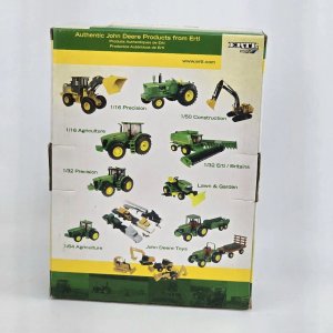 Tractor John Deere 8130 con Vagones J&M Escala 1:64 - imagen 5