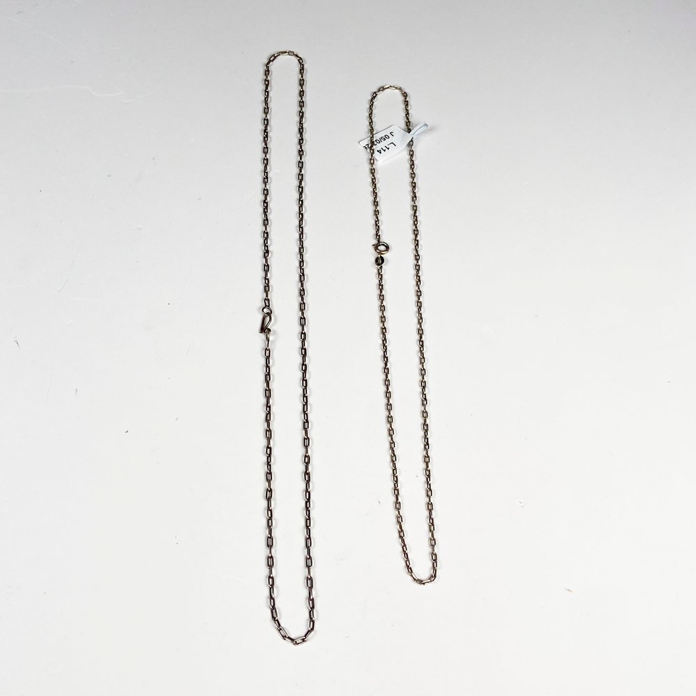 Lote siguiente: Cadenas de plata en excelente condición