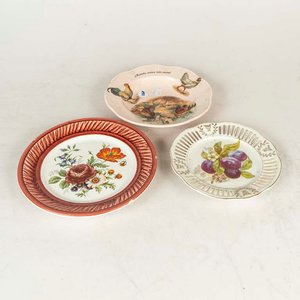 Lote anterior: Lote de 3 Platos de Loza y Porcelana con Diseños Florales y de Animales