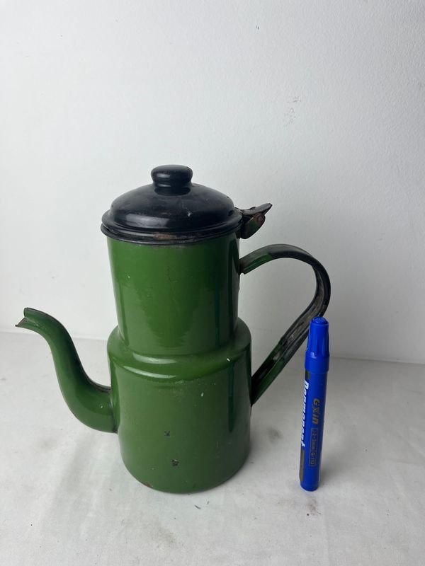 Cafetera Esmaltada Antigua Verde con Tapa Negra