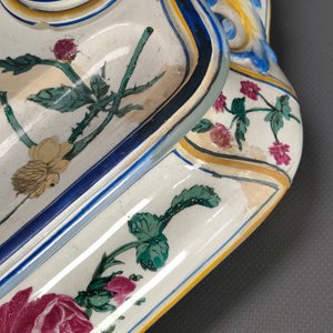 Tintero Antiguo de Cerámica Pintado a Mano con Tapas y Detalles de Rostros - imagen 3