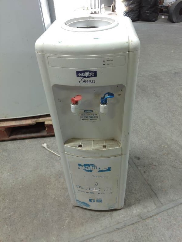 Dispensador de Agua Eljibe Frío/Caliente