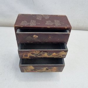 Mini Cómoda Decorativa Estilo Oriental con Policromía y Tres Cajones - imagen 3