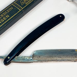 Máquina de Cortar Pelo Antigua y Navaja Solingen con Estuche - imagen 3
