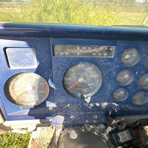Acoplado Volcador de Carga Azul con Desgaste - imagen 3