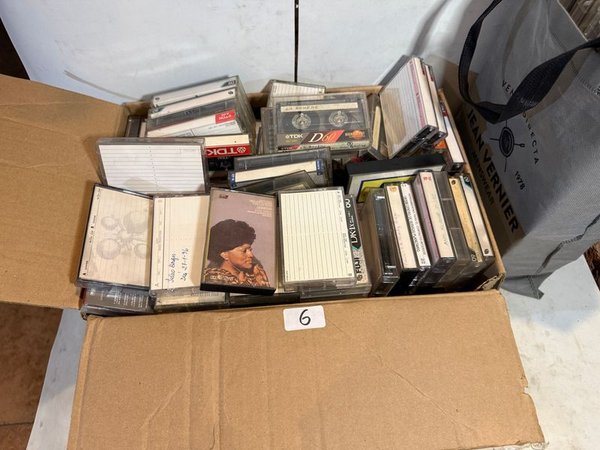 Colección de cintas de cassette en buen estado - imagen 1