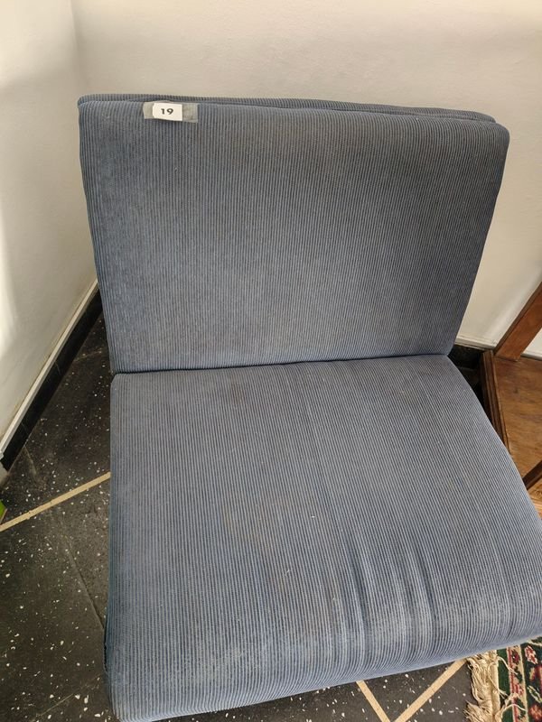 Sofá Cama Azul de Pana - imagen 1