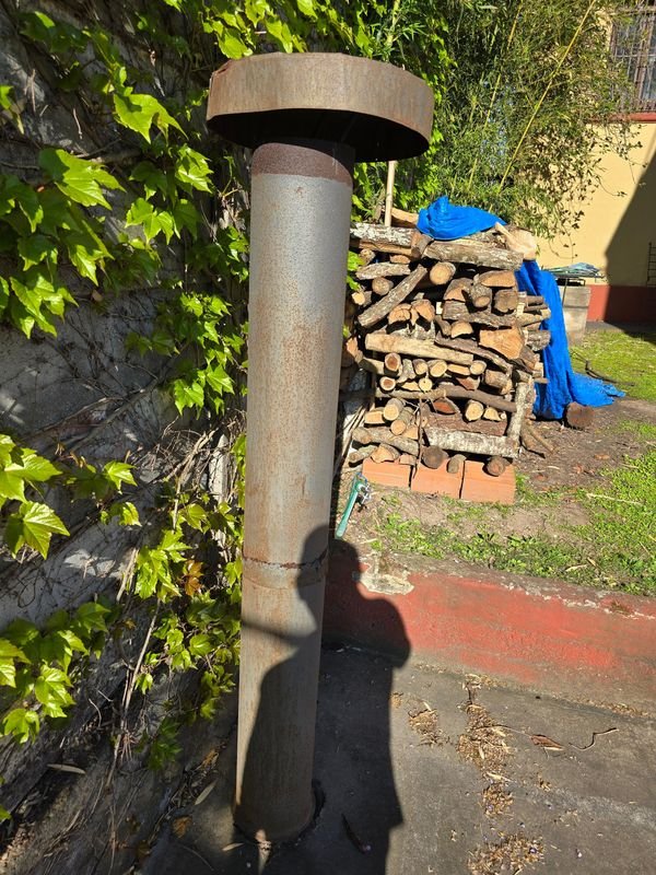 Chimenea de Horno Antigua y Rústica - imagen 2