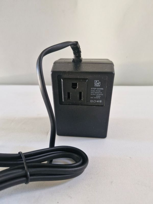 Conector de Voltaje 220/240V a 110/120V - imagen 3