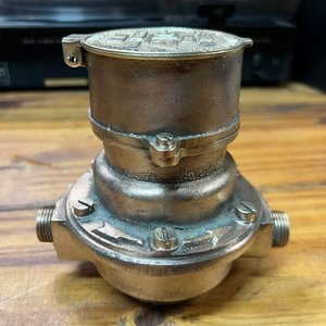 Antiguo Contador de Agua en Bronce Marca ASTER - imagen 6