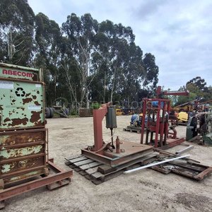 Lote siguiente: Equipo Industrial ABECOM y Maquinaria Variada